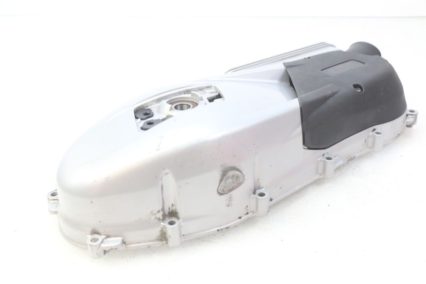 photo de CUBIERTA DEL VARIADOR PIAGGIO VESPA GTS IGET ABS 125 (2017 - 2023) - Características distintivas