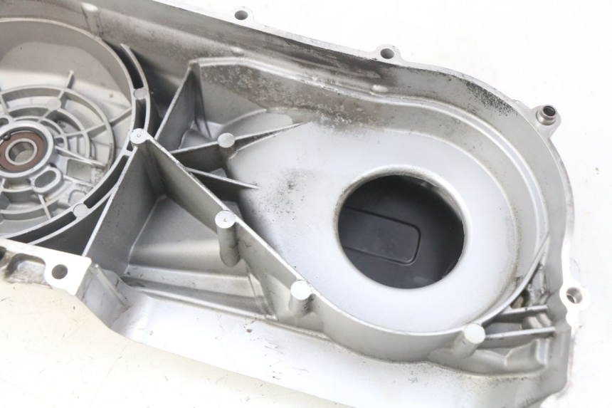 photo de CUBIERTA DEL VARIADOR PIAGGIO VESPA GTS IGET ABS 125 (2017 - 2023) - Otra perspectiva