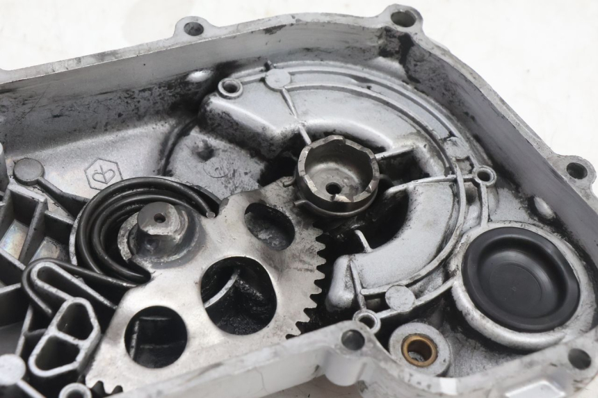 photo de TAPA VARIADOR PIAGGIO VESPA PRIMAVERA 2T 50 (2013 - 2018) - Características distintivas