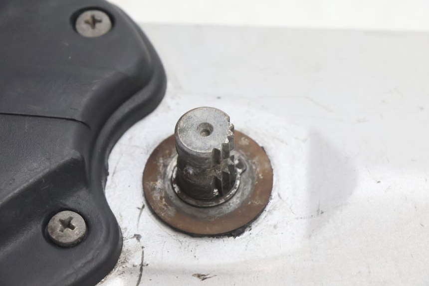 photo de TAPA VARIADOR PIAGGIO VESPA PRIMAVERA 2T 50 (2013 - 2018) - Primer plano técnico