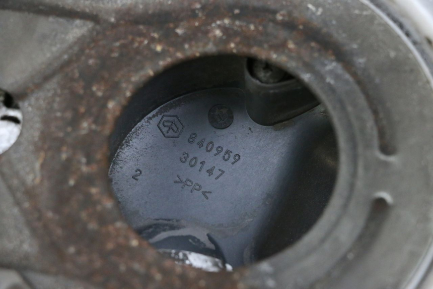 photo de CUBIERTA DEL VARIADOR PIAGGIO X8 125 (2004 - 2007) - Otra perspectiva