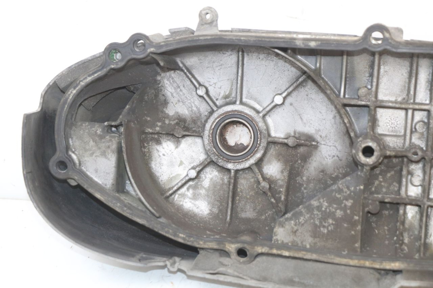 photo de TAPA VARIADOR YAMAHA XMAX X-MAX ABS 125 (2017 - 2020) - Primer plano técnico