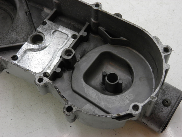 photo de TAPA VARIADOR YIYING YY 125 T-10 125 (2006 - 2012) - Detalles de los puntos de fijación