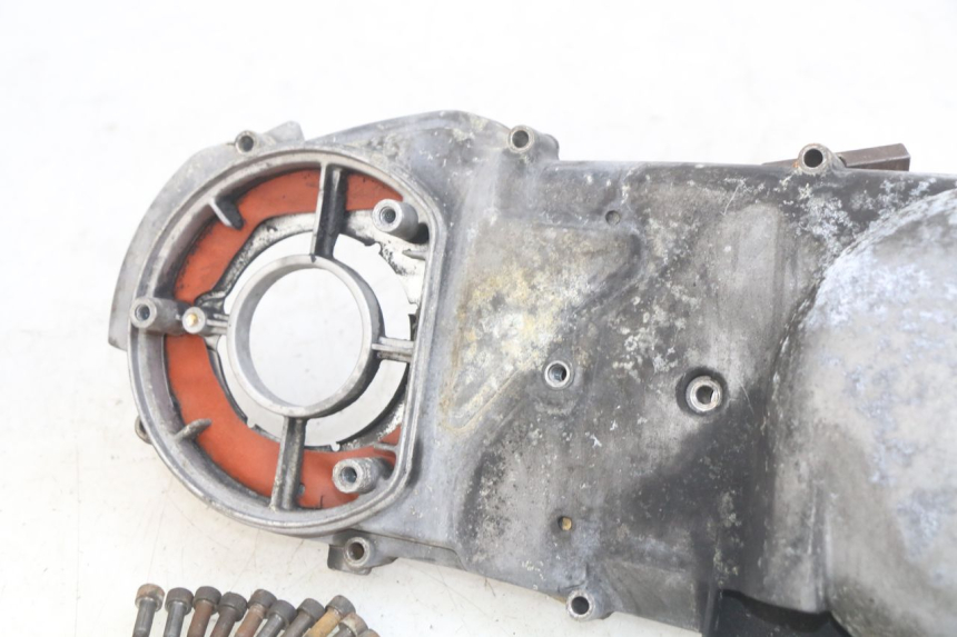 photo de CUBIERTA DEL VARIADOR YAMAHA YP MAJESTY 125 (1998 - 2001) - Detalles de los puntos de fijación