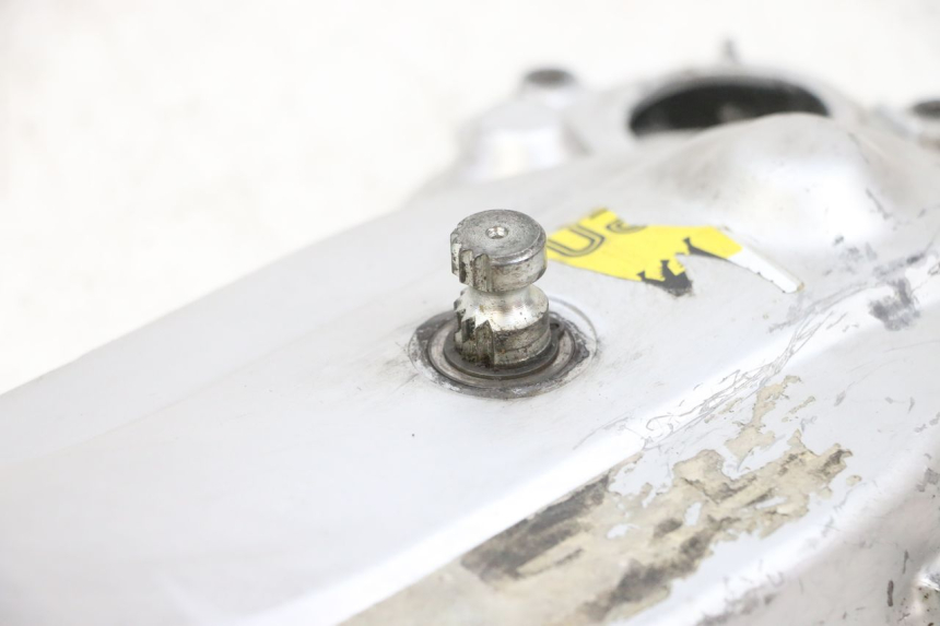 photo de CUBIERTA DEL VARIADOR PIAGGIO ZIP 2T 50 (2009 - 2019) - Estado de la superficie y material