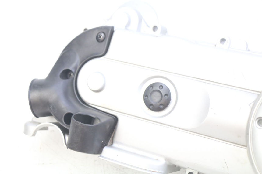 photo de CUBIERTA DEL VARIADOR PIAGGIO ZIP 4T 50 (2018 - 2020) - Detalles de los puntos de fijación