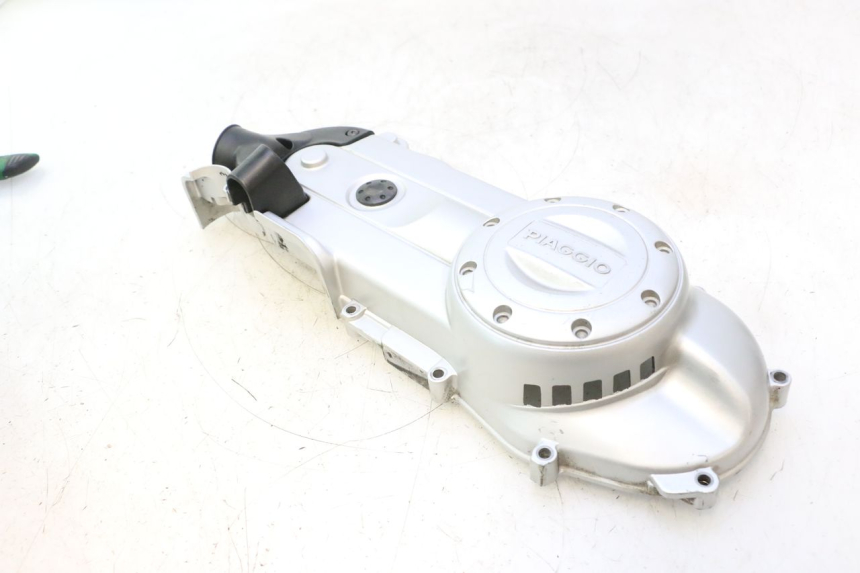 photo de TAPA VARIADOR PIAGGIO ZIP IGET 4T 50 (2021 - 2023) - Detalles de los puntos de fijación