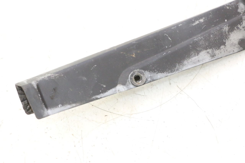 photo de CUBRECADENA HONDA CB TWO FIFTY 250 (1991 - 2002) - Primer plano técnico