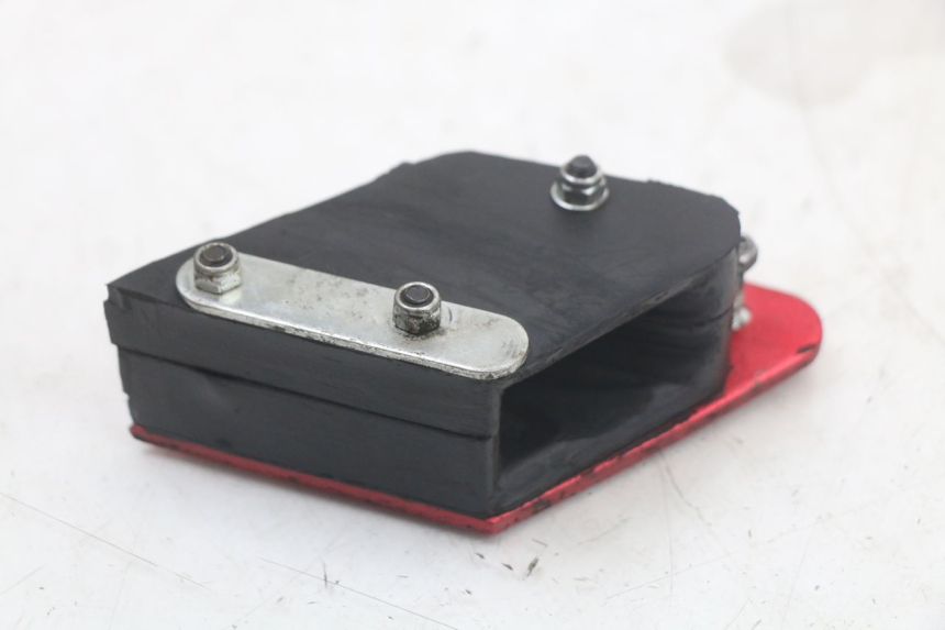 photo de CUBRECADENA DERBI SENDA SM DRD X-TREME 50 (2011 - 2017) - Detalles de los puntos de fijación