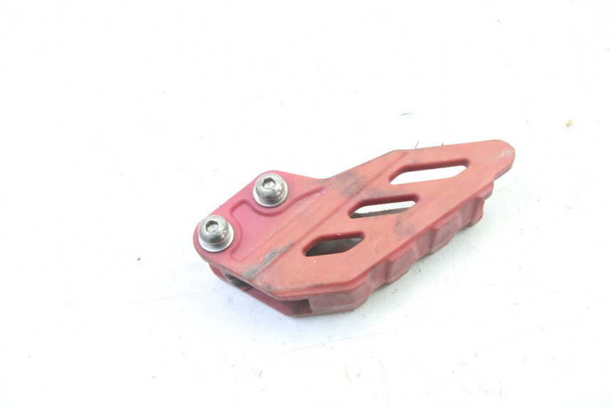 photo de CUBIERTA DE CADENA CCR DIRT BIKE 125 - Detalles de los puntos de fijación