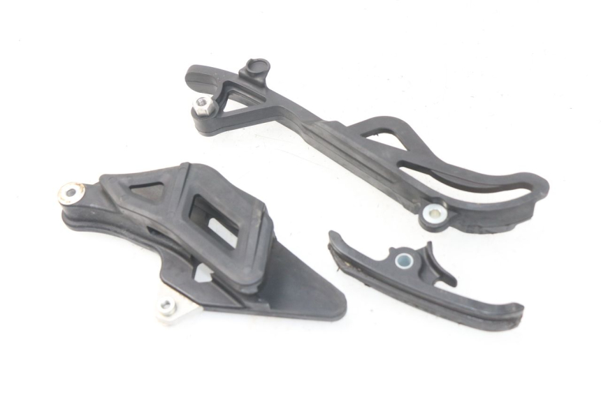 photo de CUBRECADENA HUSQVARNA FC 350 (2019 - 2022) - Detalles de los puntos de fijación