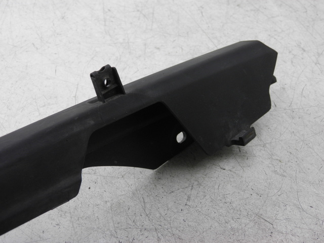 photo de CUBRECADENA HONDA CBF 125 (2009 - 2015) - Detalles de los puntos de fijación