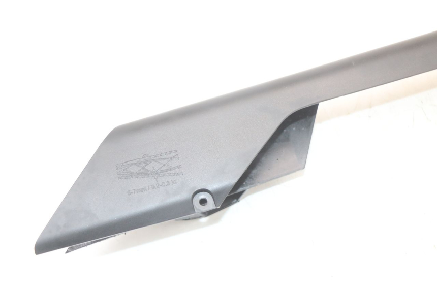 photo de CUBRECADENA HUSQVARNA SVARTPILEN 401 (2018 - 2023) - Detalle de la pieza