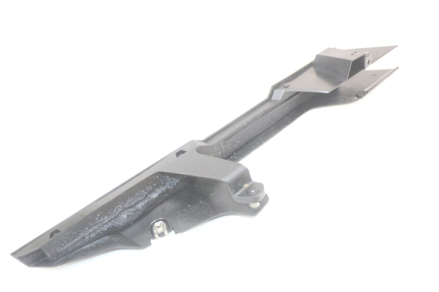 photo de CUBRECADENA HUSQVARNA SVARTPILEN 401 (2018 - 2023) - Primer plano técnico