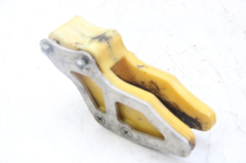 photo de CUBIERTA DE CADENA KAWASAKI KX 85 (2001 - 2013) - Detalles de los puntos de fijación