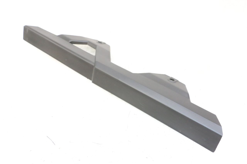 photo de CUBRECADENA ROYAL ENFIELD SCRAM 411 (2022 - 2024) - Detalles de los puntos de fijación