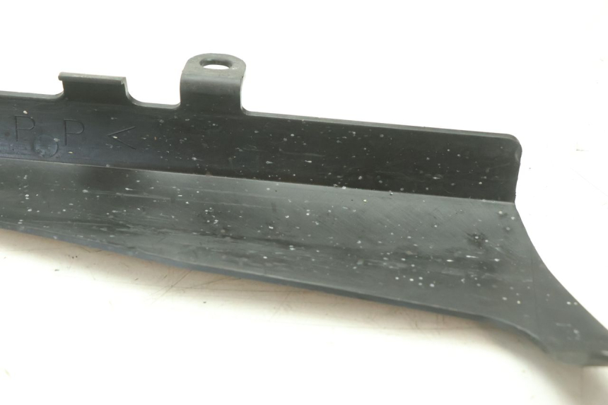 photo de CUBRECADENA YAMAHA YZF R6 600 (2008 - 2009) - Detalles de los puntos de fijación