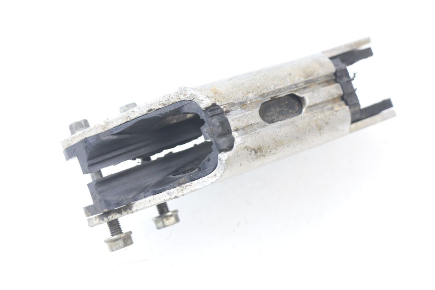 photo de CUBRECADENA YAMAHA YZF YZ-F 450 (2018 - 2021) - Primer plano técnico