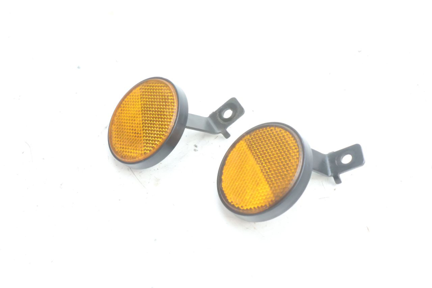 photo de CATADIÓPTRICO HONDA SH 125 (2001 - 2003) - Detalle de la pieza