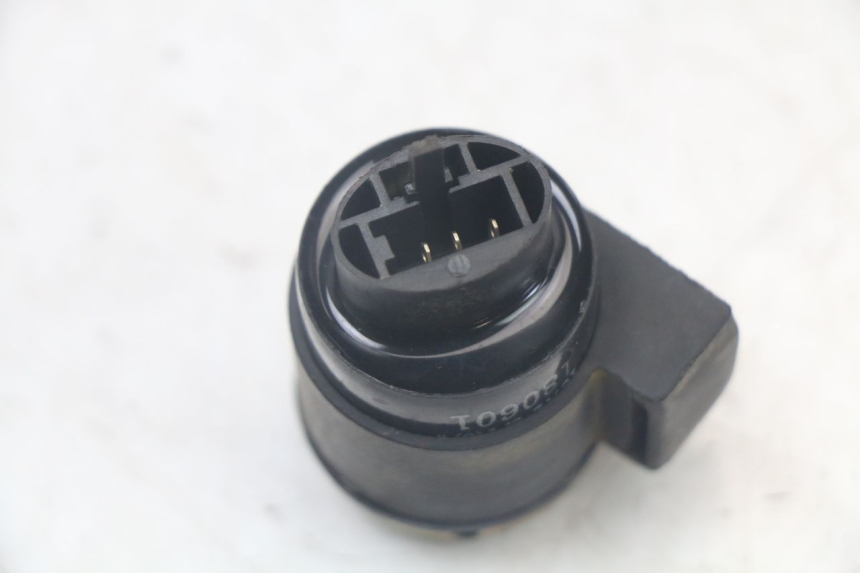 photo de CENTRALITA DE INTERMITENTES KYMCO AGILITY 4T 50 (2018 - 2022) - Primer plano técnico