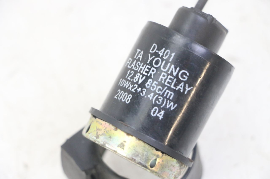 photo de RELE INTERMITENTE KYMCO AGILITY 4T 50 (2005 - 2018) - Otra perspectiva