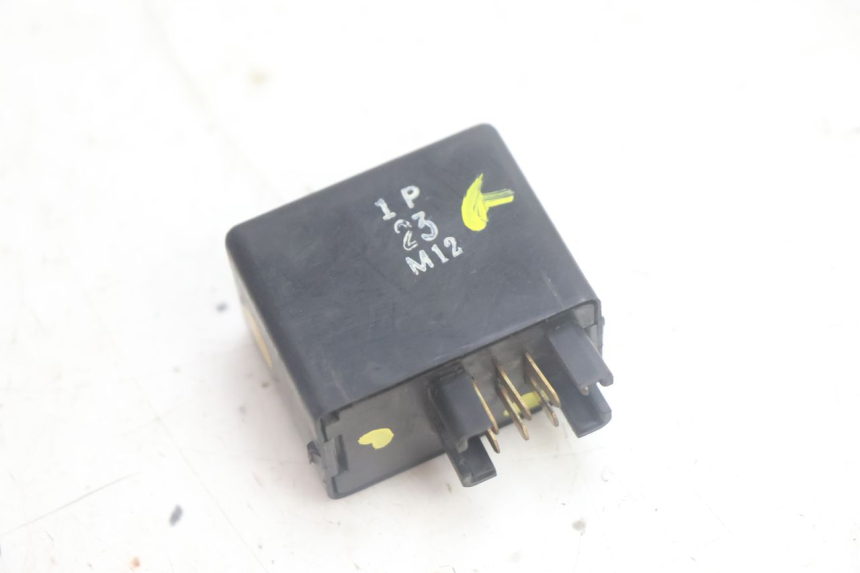 photo de RELE INTERMITENTES SUZUKI BURGMAN EXECUTIVE ABS 650 (2006 - 2012) - Detalle de la pieza