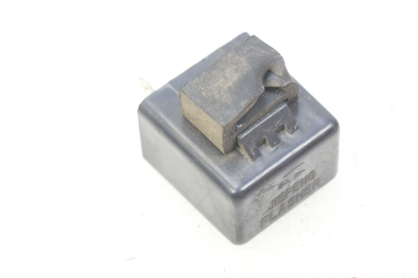 photo de CENTRALITA DE INTERMITENTES TNT MOTOR CITY 50 (2007 - 2018) - Detalle de la pieza