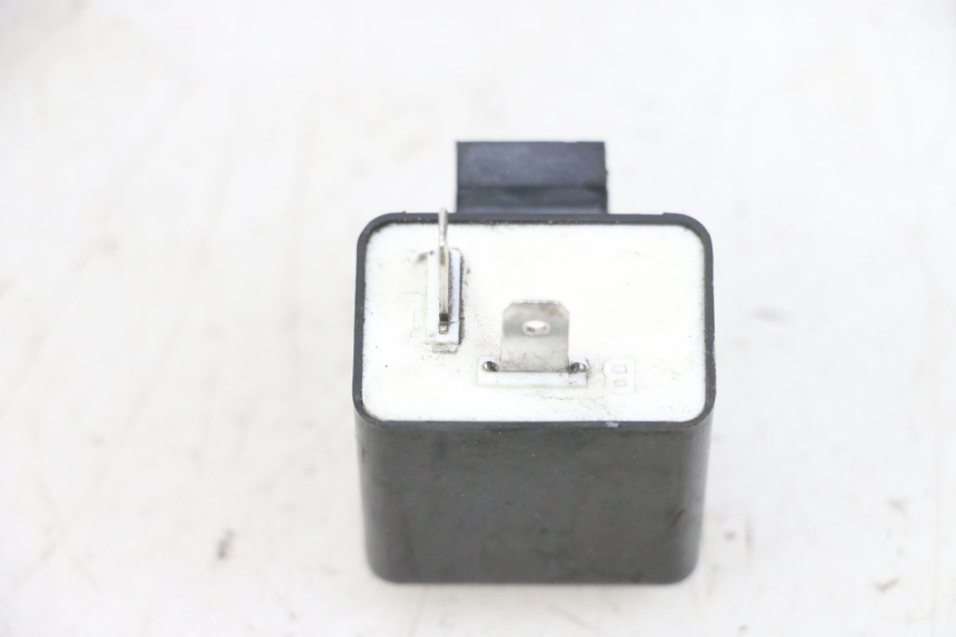 photo de RELE INTERMITENTES KSR CODE 125 (2018 - 2020) - Primer plano técnico