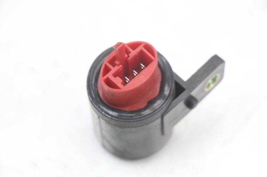 photo de Central intermitente KYMCO DINK STREET ABS 125 (2011 - 2018) - Primer plano técnico