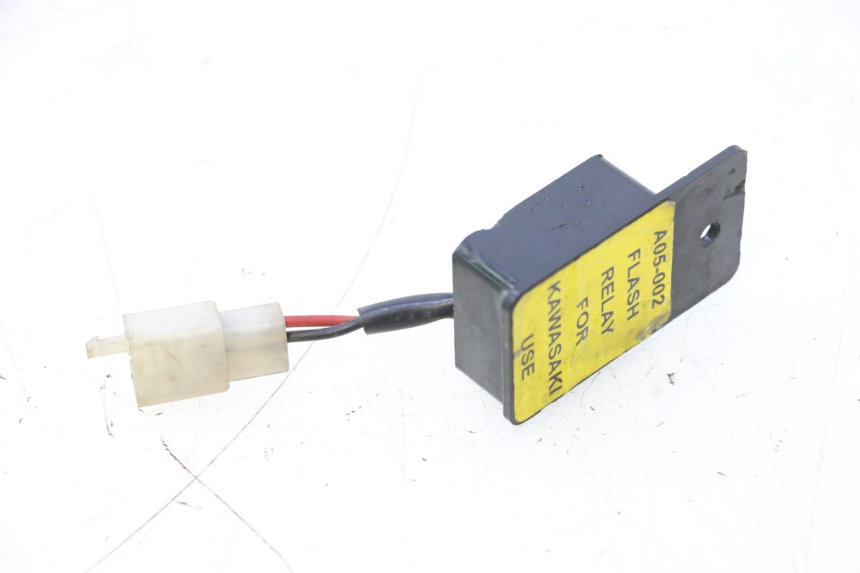 photo de RELE INTERMITENTES KAWASAKI ER-6 ER6 N 650 (2005 - 2009) - Primer plano técnico