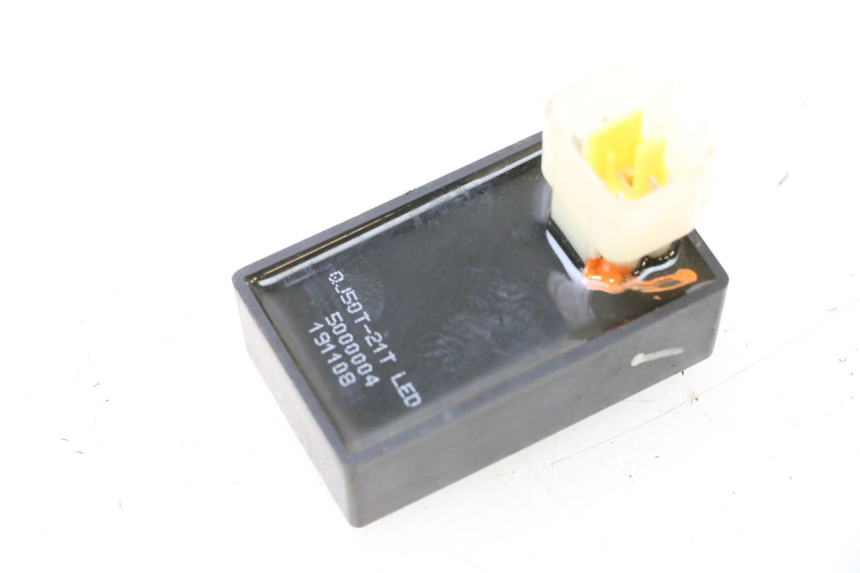 photo de CENTRALITA DE INTERMITENTES KEEWAY F-ACT FACT EVO 50 (2020 - 2026) - Primer plano técnico