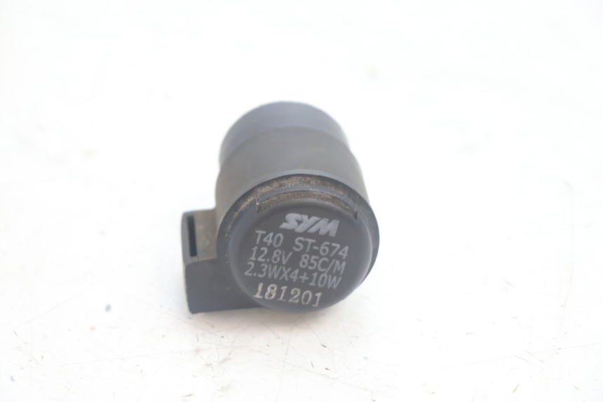 photo de RELE INTERMITENTES SYM FIDDLE 3 III 50 (2014 - 2020) - Zoom estado de uso