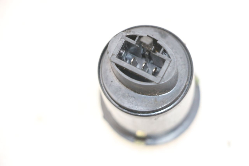 photo de RELE INTERMITENTES GOES WIKI 125 (2010 - 2015) - Primer plano técnico