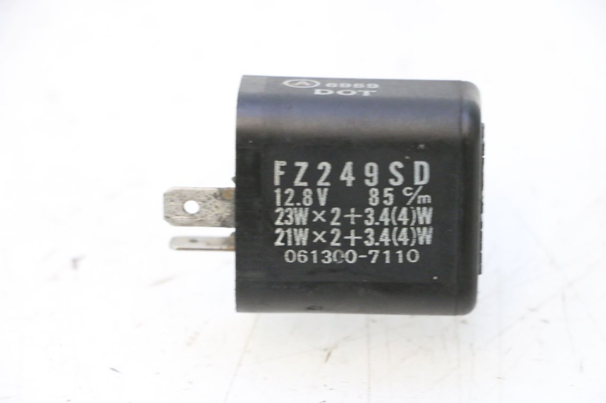 photo de RELE INTERMITENTES KAWASAKI GPX F ZX750F 750 (1986 - 1990) - Vista principal
