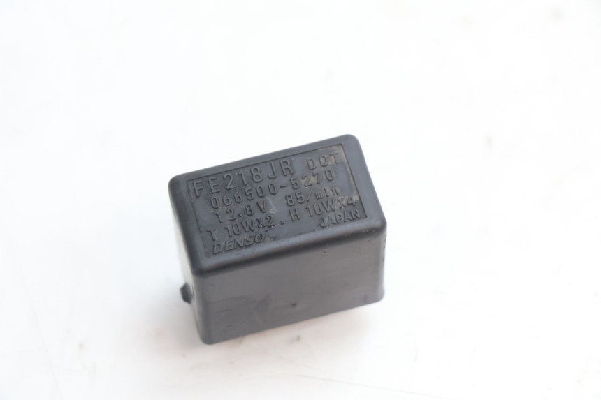 photo de RELE INTERMITENTES SUZUKI GSR 600 (2005 - 2012) - Detalle de la pieza