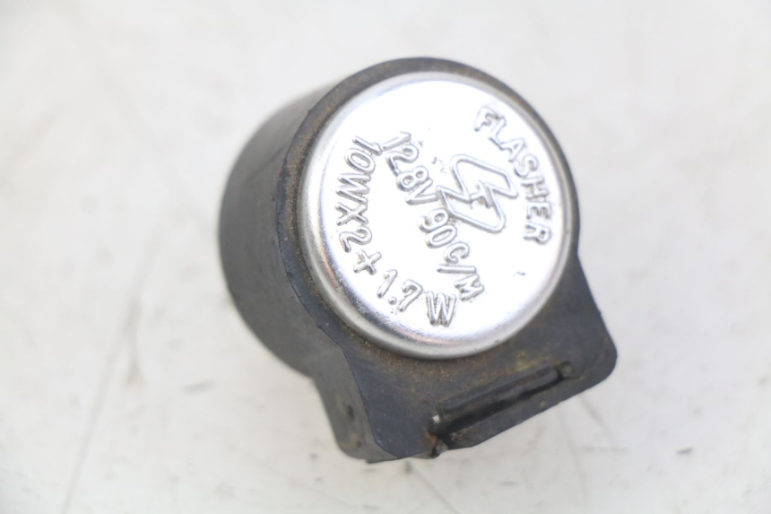 photo de CENTRALITA DE INTERMITENTES SUZUKI GSX-F GSX  F 1100 (1988 - 1994) - Vista principal