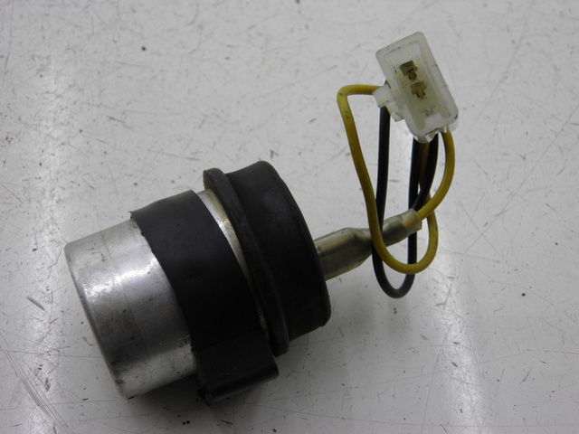 photo de RELE INTERMITENTES KAWASAKI ER - 5 500 (1997 - 2000) - Otra perspectiva