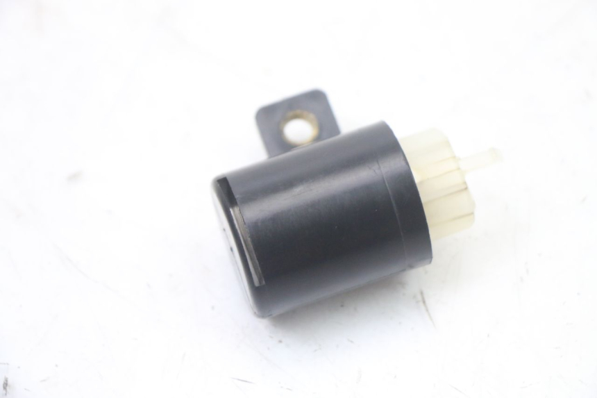 photo de RELE INTERMITENTES KYMCO PEOPLE S 125 (2000 - 2008) - Otra perspectiva