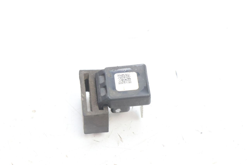 photo de RELE INTERMITENTES PIAGGIO LIBERTY IGET 4T 50 (2021 - 2025) - Zoom estado de uso