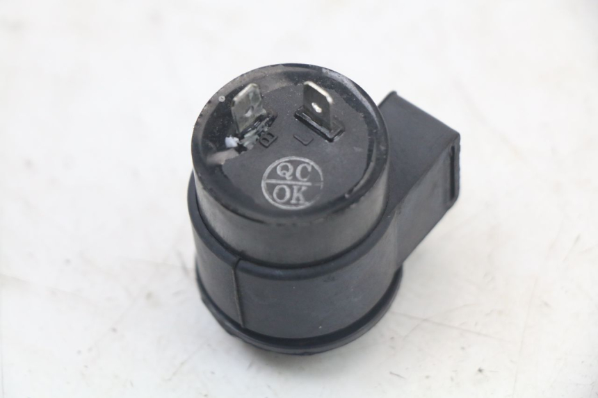 photo de CENTRALITA DE INTERMITENTES SYM MIO 50 (2011 - 2017) - Primer plano técnico