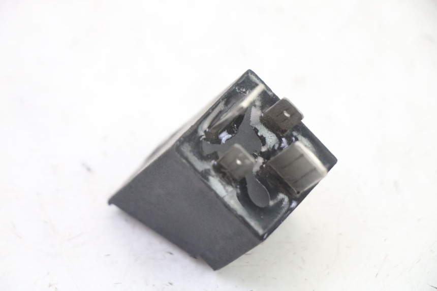 photo de RELE INTERMITENTES PIAGGIO NEW TYPHOON 50 (2018 - 2021) - Otra perspectiva