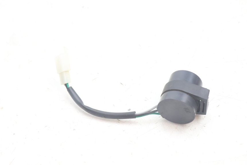 photo de RELE INTERMITENTES JM MOTORS SANTANA EVO 50 (2024 - 2026) - Otra perspectiva