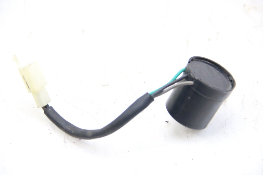 photo de RELE INTERMITENTE JM MOTORS SANTANA 50 (2014 - 2023) - Detalle de la pieza
