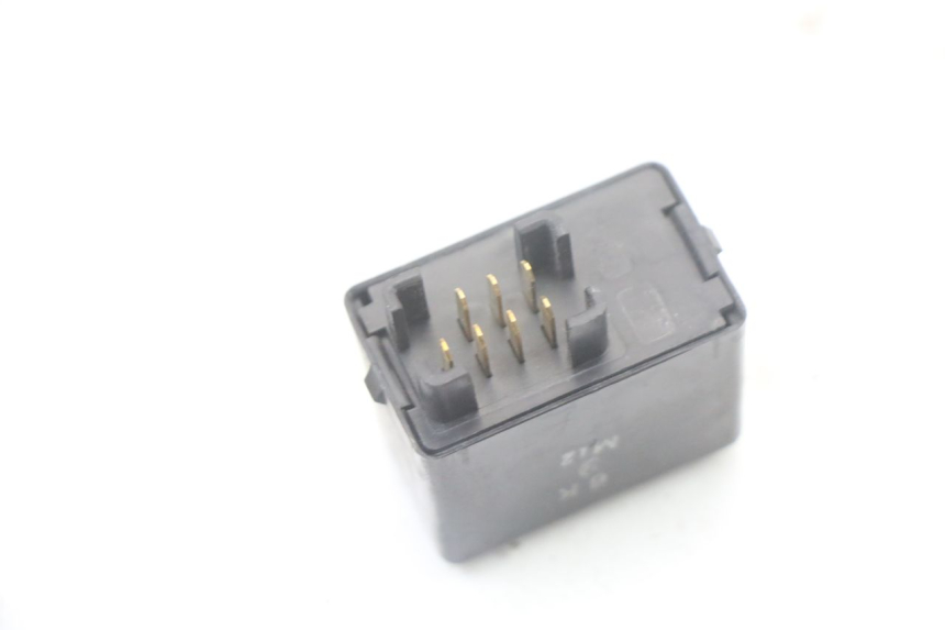 photo de RELE INTERMITENTES SUZUKI GSX F GSXF 650 (2007 - 2015) - Primer plano técnico