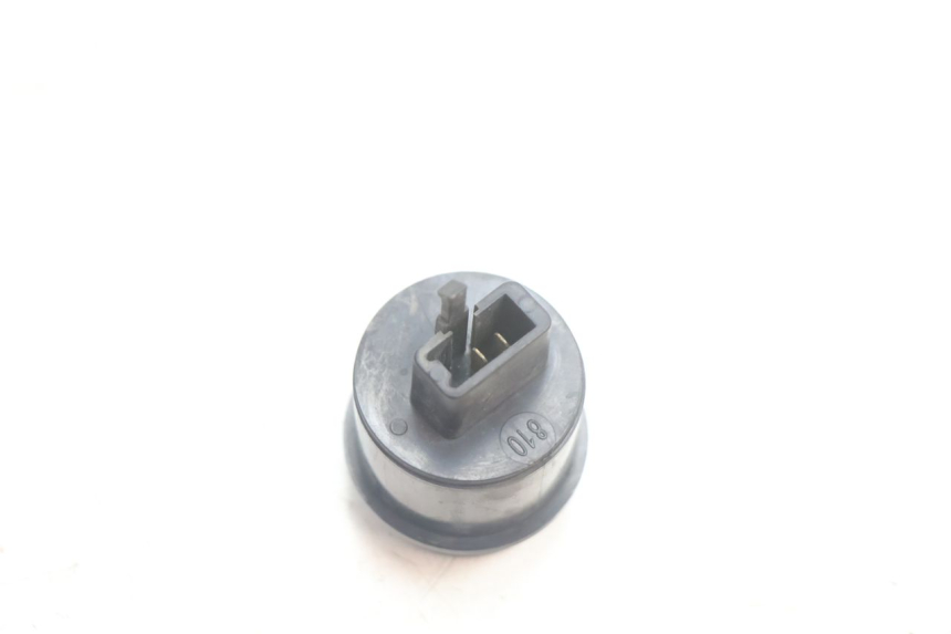 photo de CENTRALITA DE INTERMITENTES PEUGEOT TREKKER 50 (1995 - 2004) - Zoom estado de uso