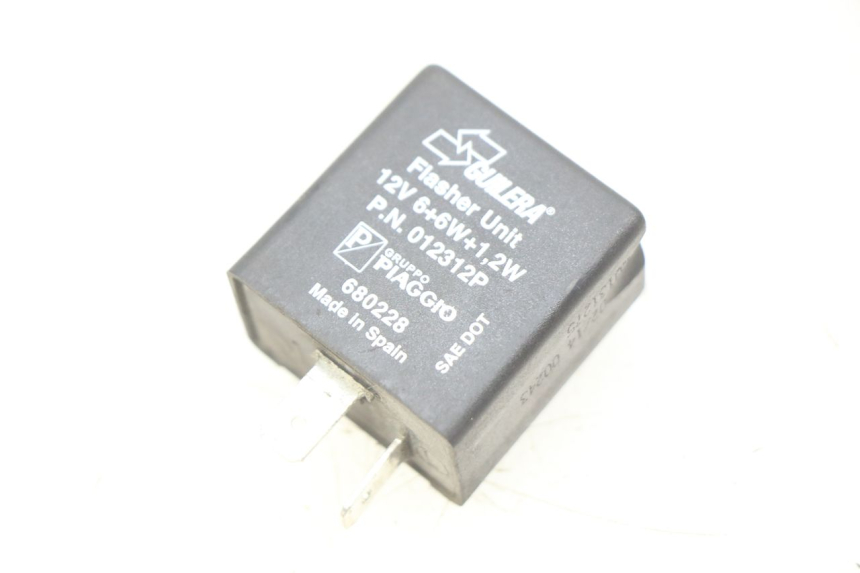 photo de RELE INTERMITENTE PIAGGIO VESPA PRIMAVERA 2T 50 (2013 - 2018) - Vista principal