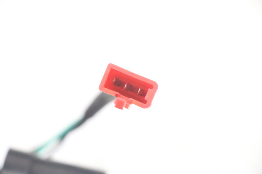 photo de RELE INTERMITENTE VONROAD YIBEN 125 (2006 - 2010) - Otra perspectiva