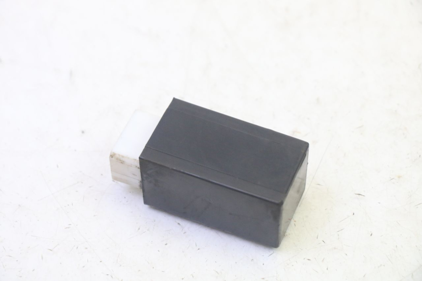 photo de CENTRALITA DE INTERMITENTES YAMAHA X-MAX XMAX 250 (2006 - 2009) - Otra perspectiva