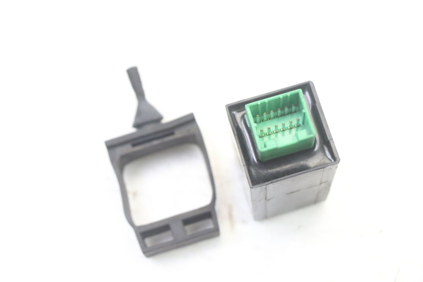 photo de RELE INTERMITENTE PIAGGIO XEVO - X EVO 125 (2007 - 2017) - Otra perspectiva