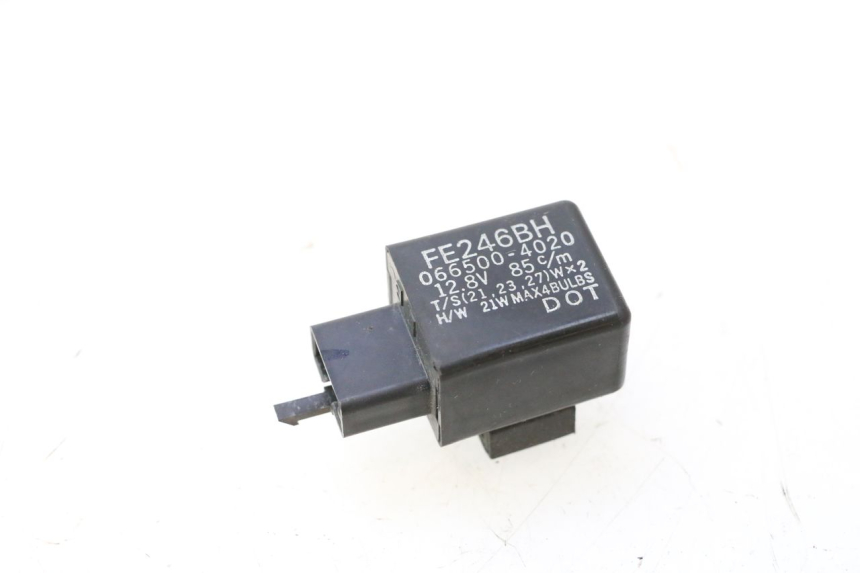 photo de RELE INTERMITENTES YAMAHA XP T-MAX ABS 500 (2005 - 2005) - Vista principal